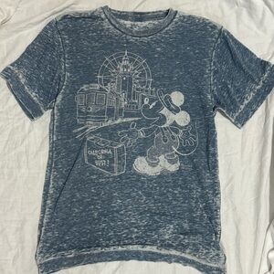 Buena Vista Street Disney Parks
Artist Series Mickey Men’s Shirt Size Small